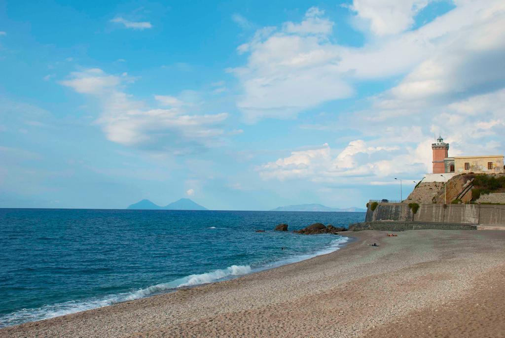 In Riva Al Mare B&B Capo d'Orlando Exterior photo